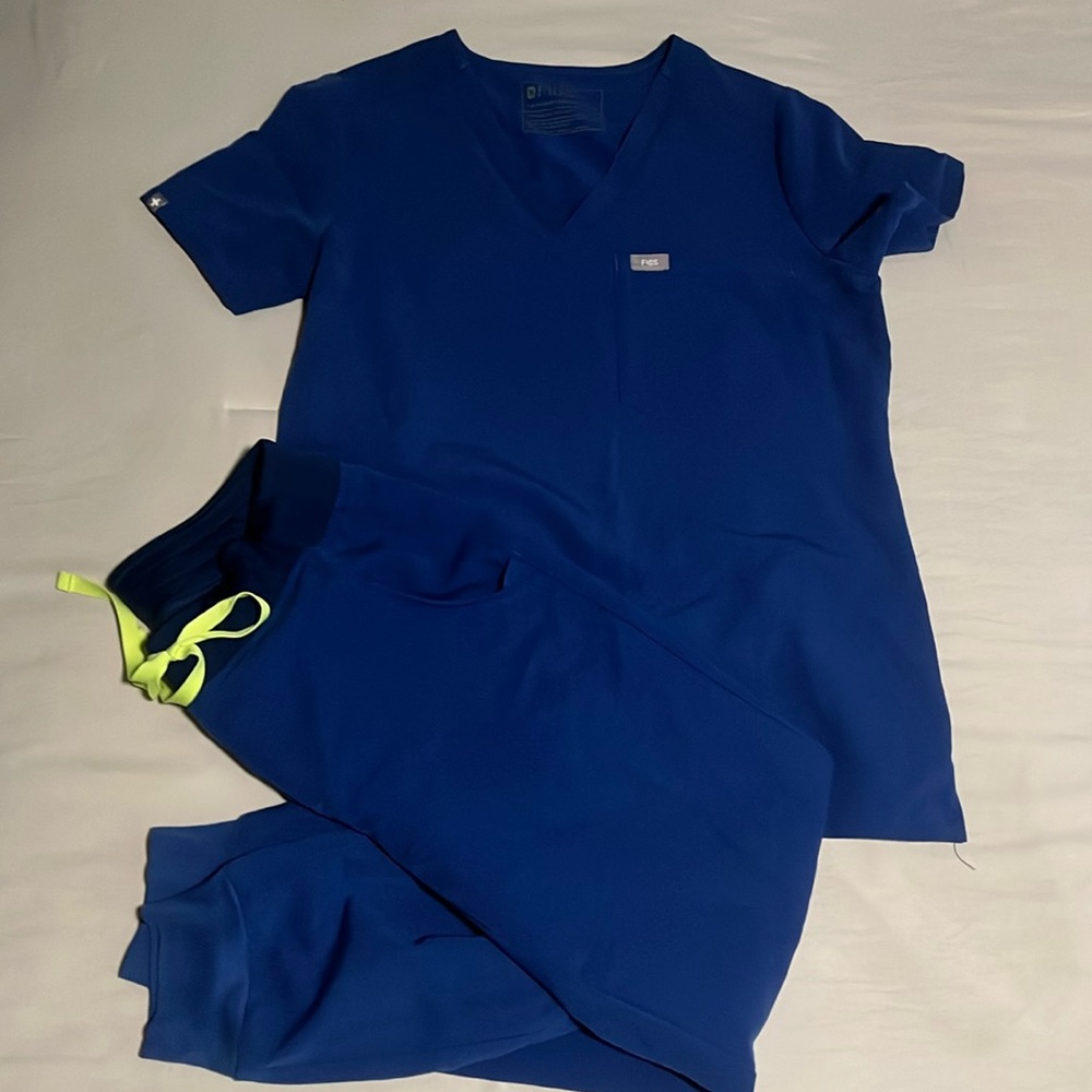 Figs Zamora jogger XS petite, Figs Catarina one pocket XS shirt